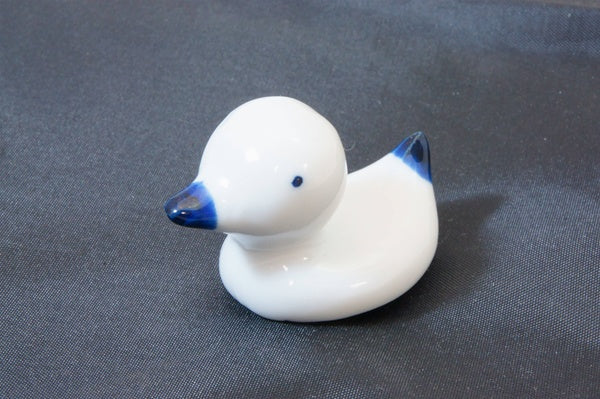 761-1159 Blue duck chopsticks rest