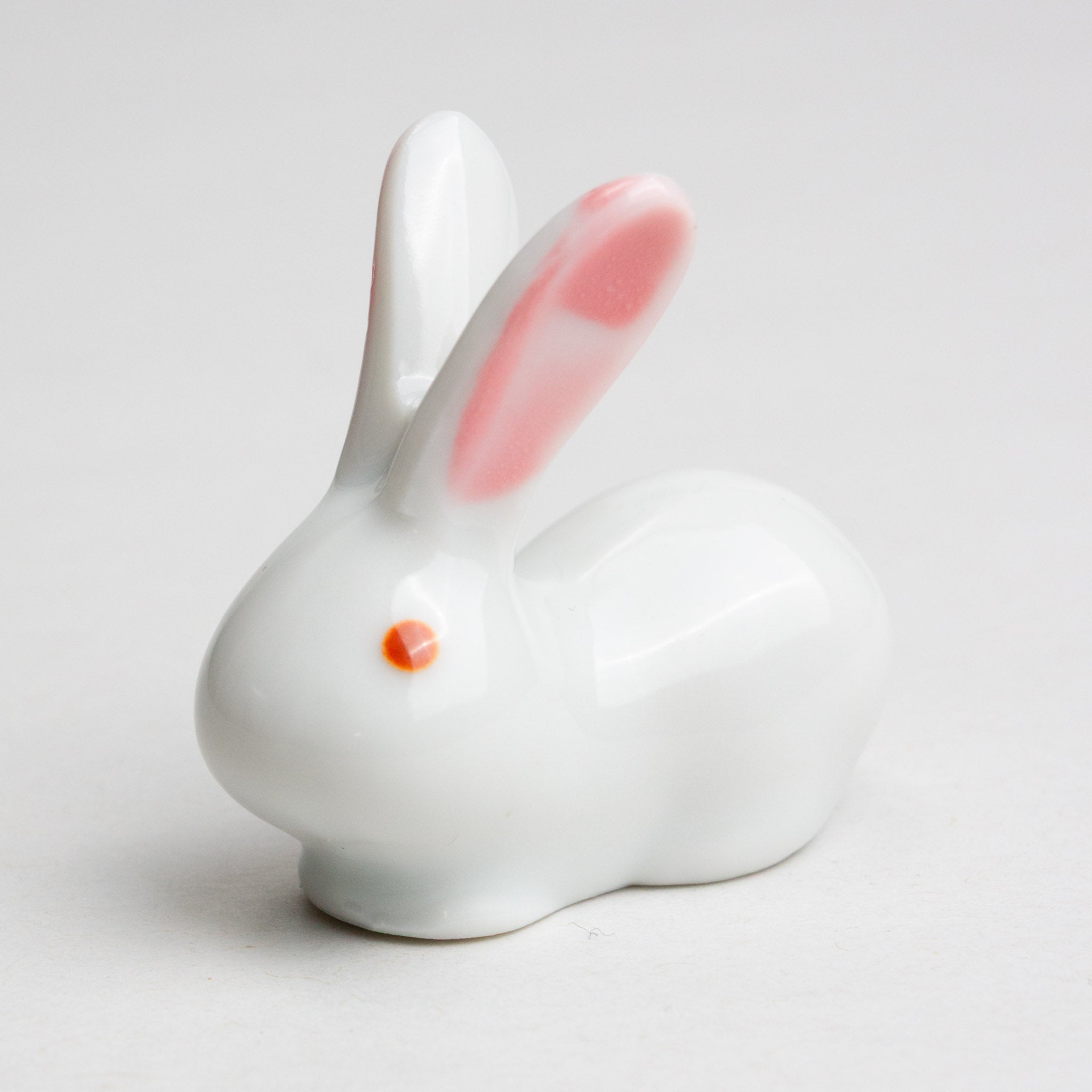 768-3515 White rabbit chopsticks rest