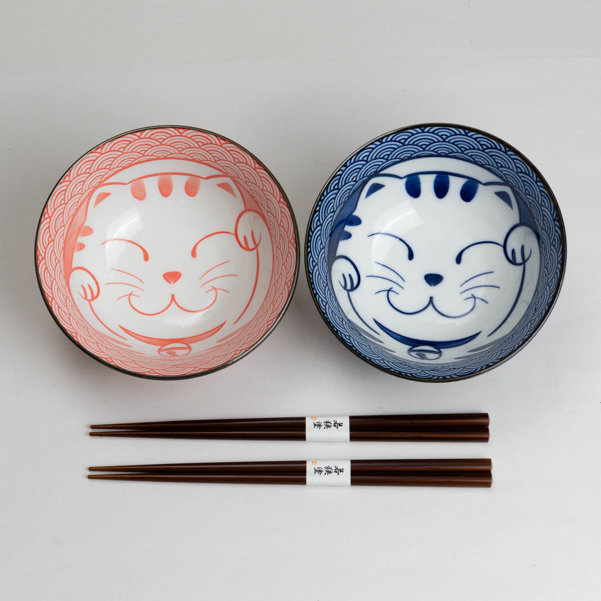 838-5637 Blue and red cats bowls