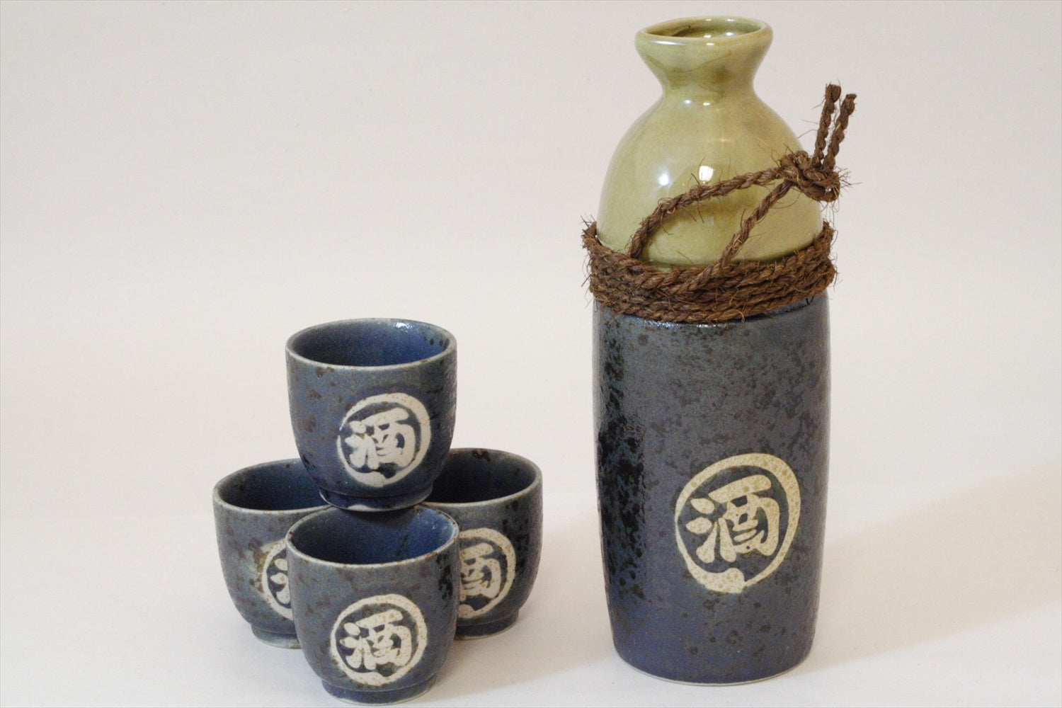 868-4223 Sake set 1:4, Black and Beige